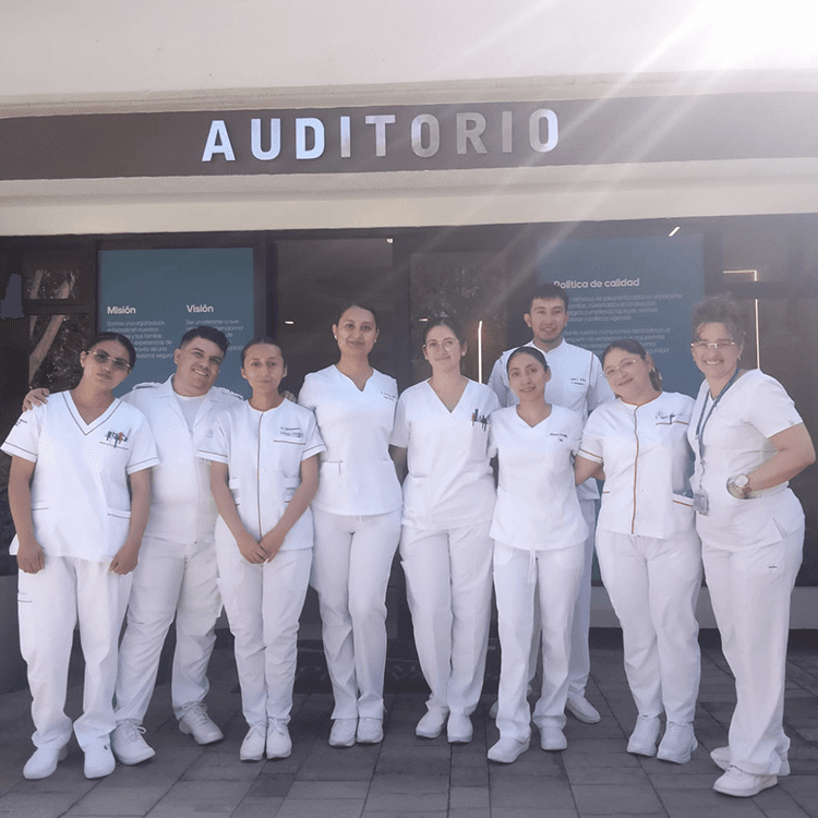 Primera cohorte de la Carrera de Enfermería inicia su Internado Rotativo en el Hospital de los Valles