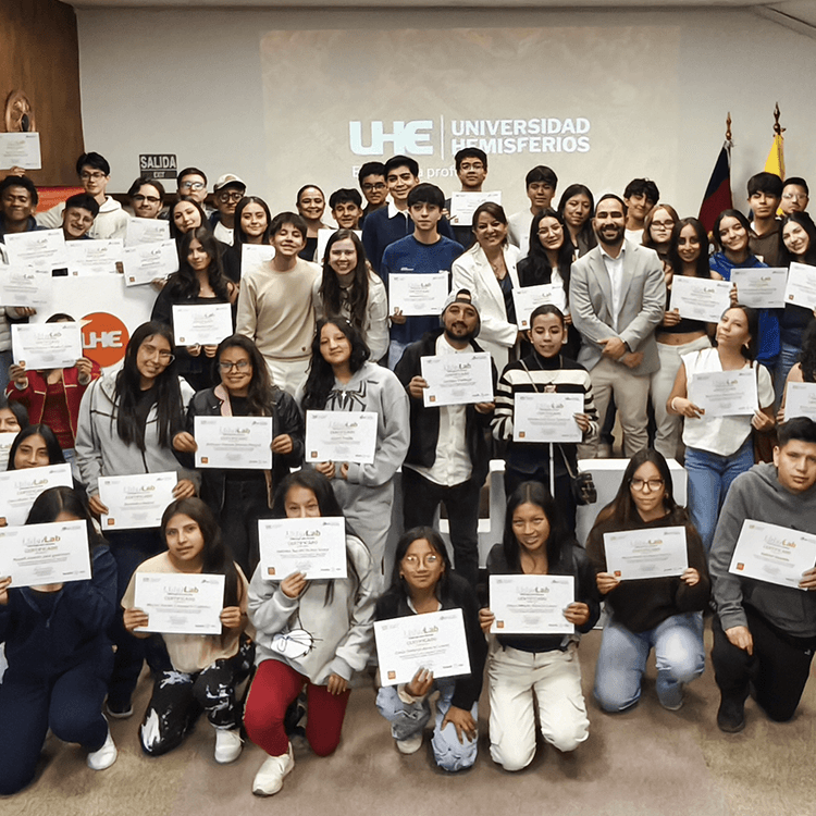 Universidad Hemisferios impulsó el liderazgo de jóvenes en LíderLab Verano 2026