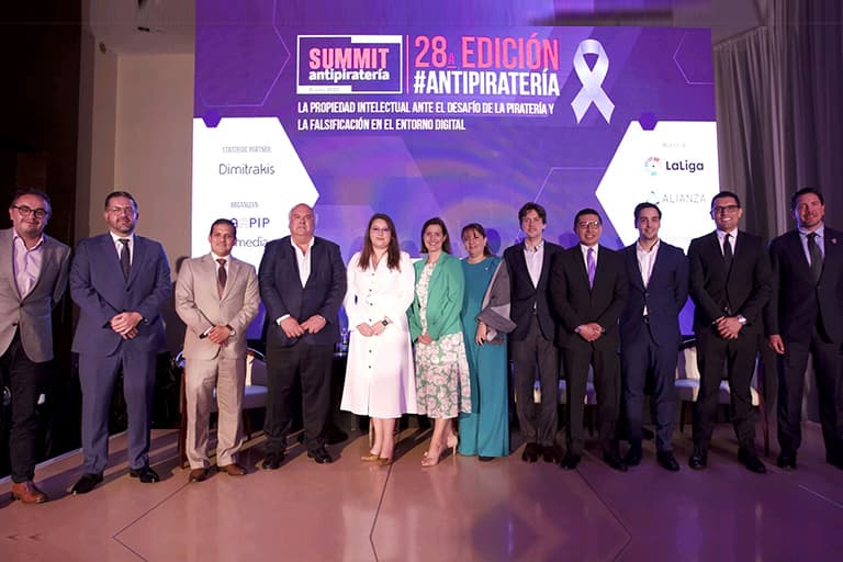 La Escuela de Gobierno UHE en ‘Summit: Antipiratería’