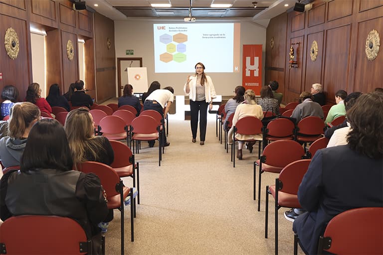 Capacitación Docente: Vinculación y Sostenibilidad