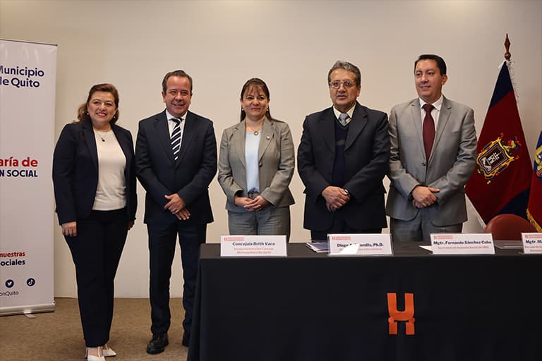 La Escuela de Gobierno UHE firma un nuevo convenio con el Municipio de Quito