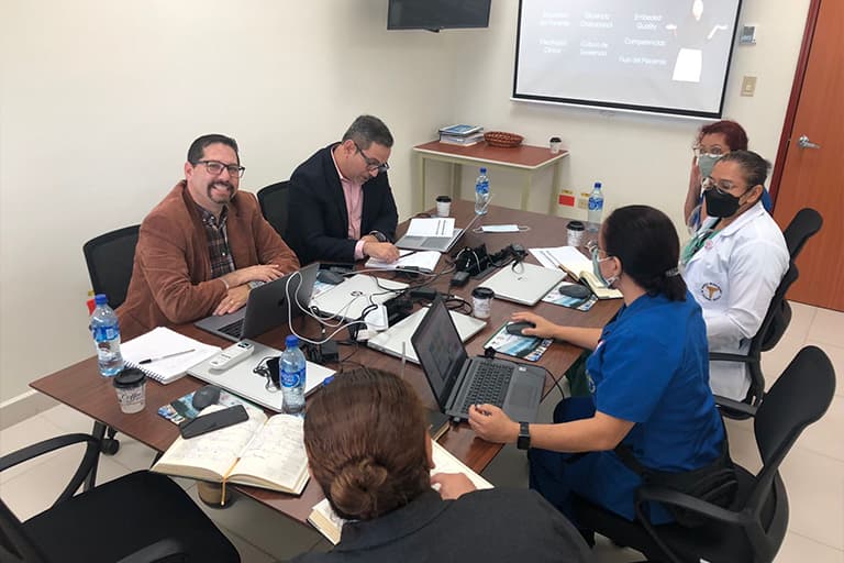 Destacada participación de Gustavo Struve en el hospital más grande de Nicaragua