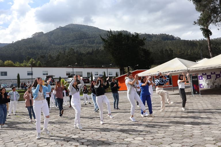La Unidad de Formación Humanística Promueve la Paz a través de Flashmob