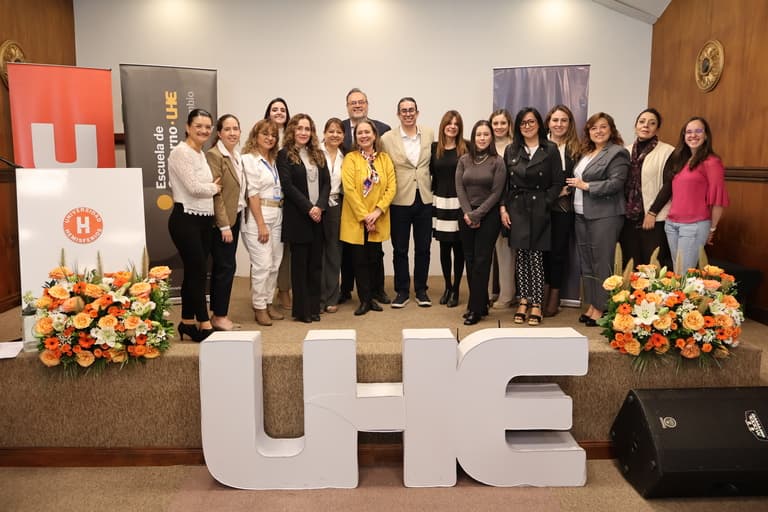 IA Aplicada a la Educación Superior y empleo: Prácticas para fomentar la igualdad