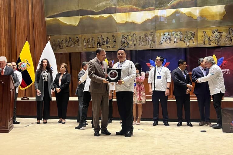 Reconocimientos destacados para la Escuela de Gastronomía