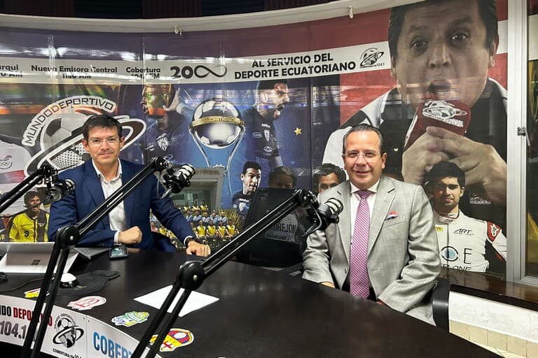 Entrevista con el Rector en Radio Cobertura.