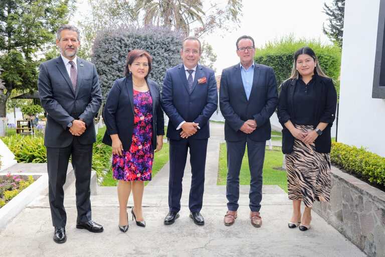 Representantes del CACES visitaron nuestro campus