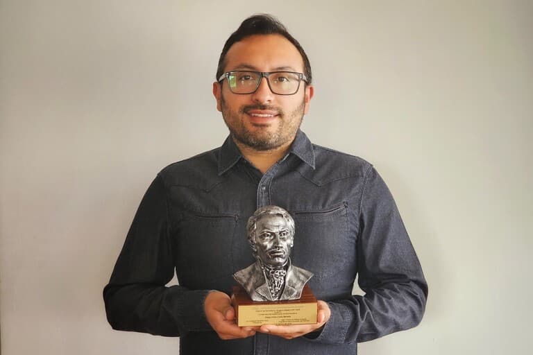 Nuestro Docente Diego Ortiz Jaramillo gana premio nacional de periodismo