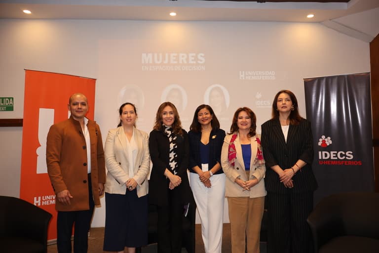 Conmemoramos el día de la mujer con un valioso conversatorio