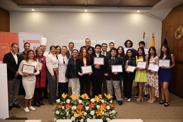 Entrega del Cuadro de Honor del periodo académico 2023-2