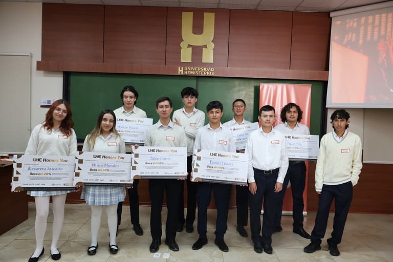 La UHE recibe la visita del Colegio IESVAL