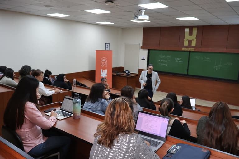 Charla Mujeres, cultura e impacto en la era de la IA