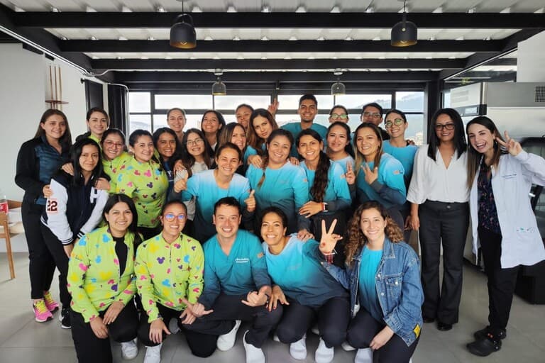 Brindamos atención dental gratuita a niños de Quito