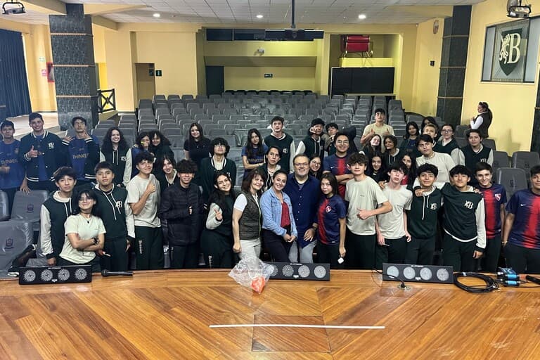 La UHE visita colegios en Quito