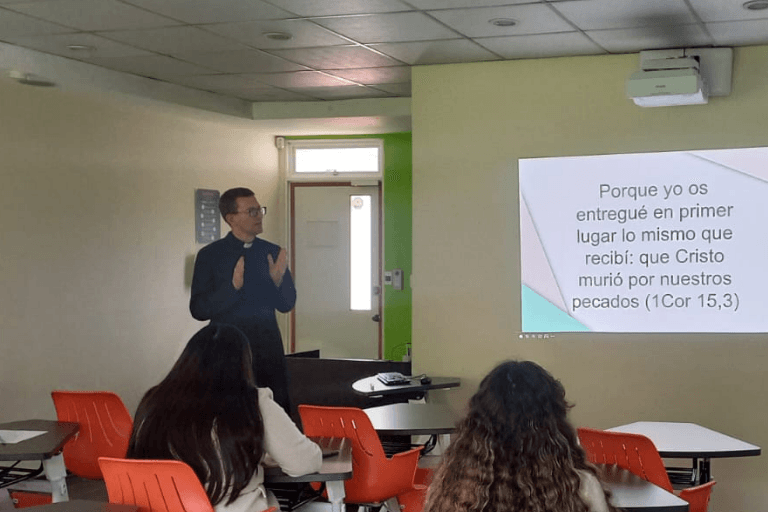 Charla la vida moral en Cristo
