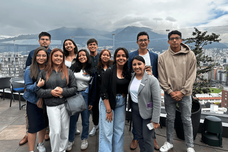 Visita pedagógica de estudiantes FCOM
