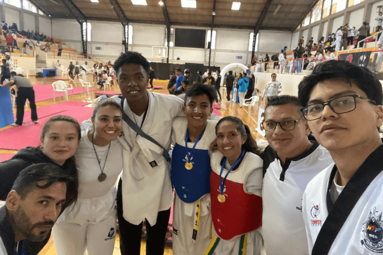 Participación del equipo de Taekwondo de la UHE en Copa Yong Tiger