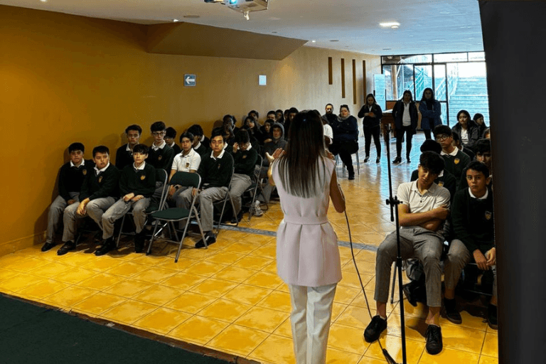 Charla en el Colegio Los Álamos