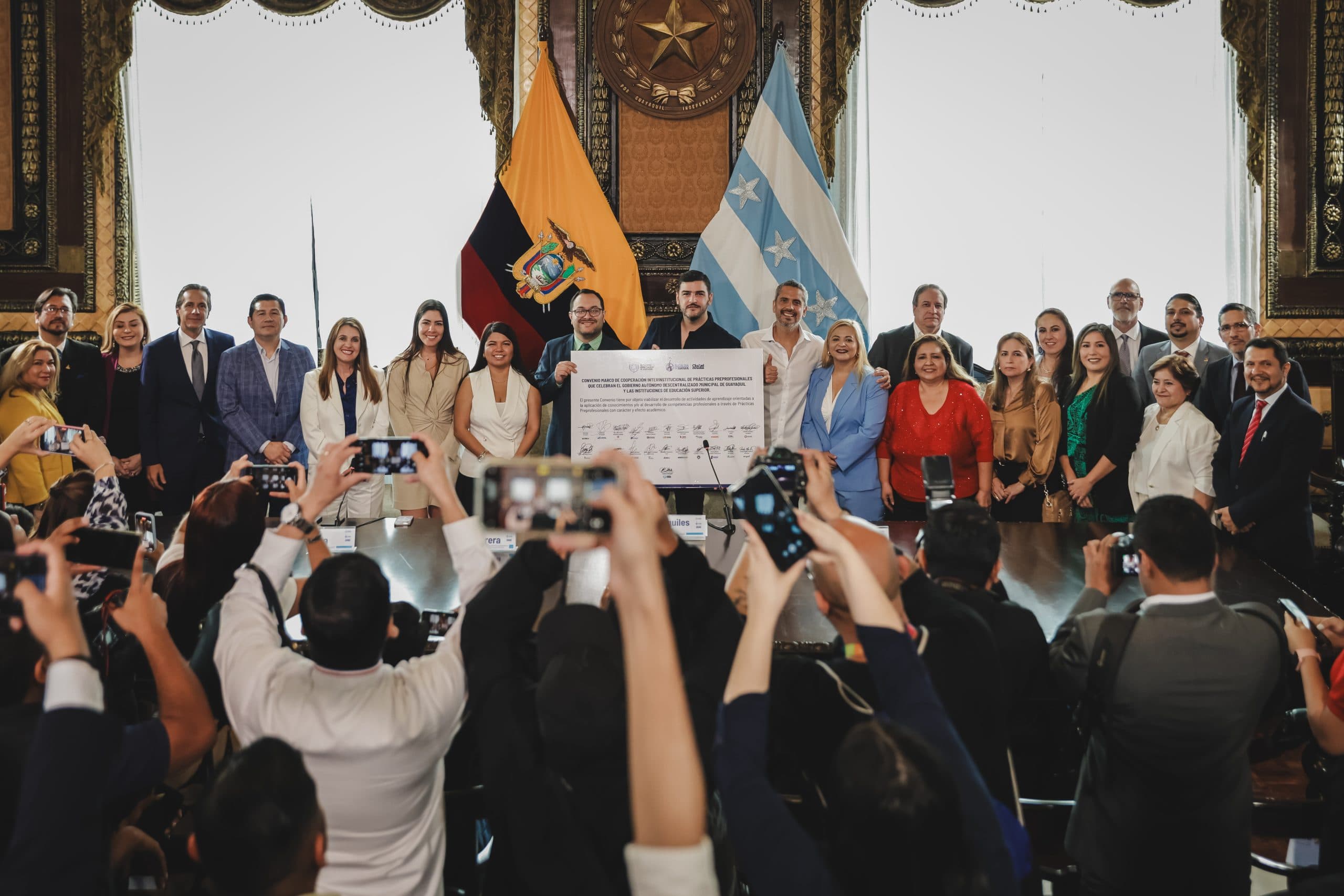 Firma de convenio para prácticas preprofesionales en Guayaquil