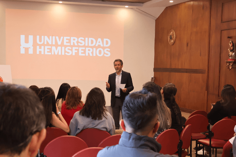 Aprendiendo Juntos en la UHE: Fortalecimiento del Trabajo en Equipo