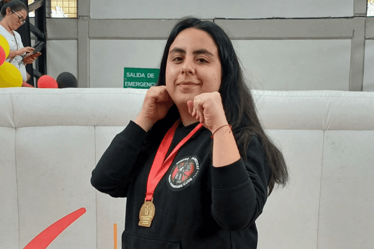 Valeria Franco brilla en la categoría Senior de la Copa Verano de Kickboxing