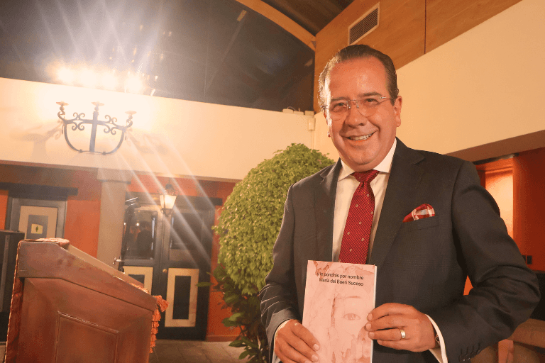 Diego Jaramillo, rector de la UHE, lanza el libro "... y le pondrás por nombre María del Buen Suceso"