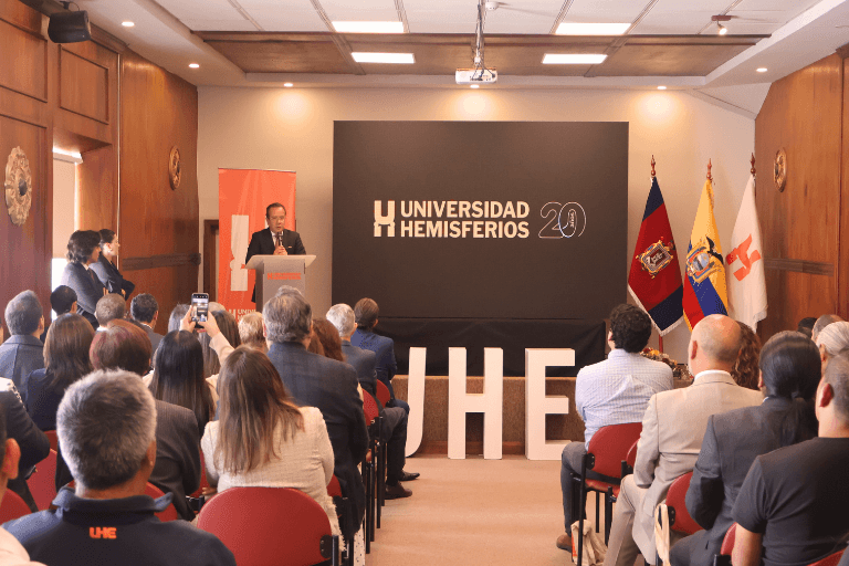 La UHE cumple 20 años: Un legado de excelencia académica y compromiso social