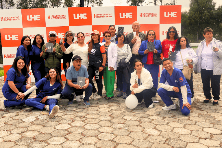 Celebración del Día de los abuelitos UHE