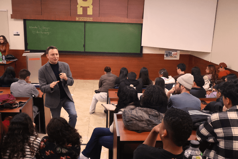 Universidad Hemisferios promueve el cuidado y educación en relaciones interpersonales