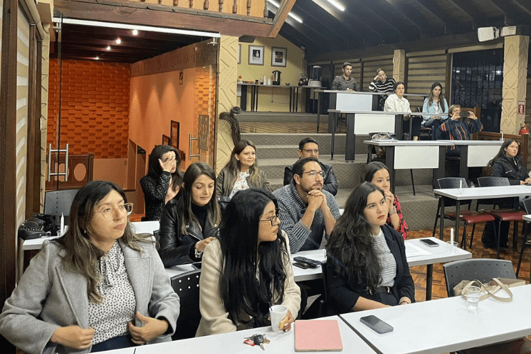 Conferencia con jóvenes profesionales: "La rubia de Nash y el juego del amor"