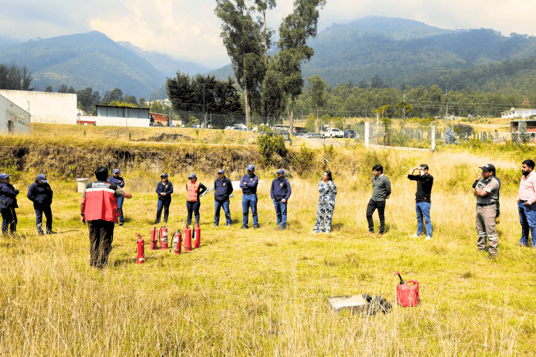 Con capacitación en el manejo de extintores, la UHE refuerza su compromiso con la seguridad