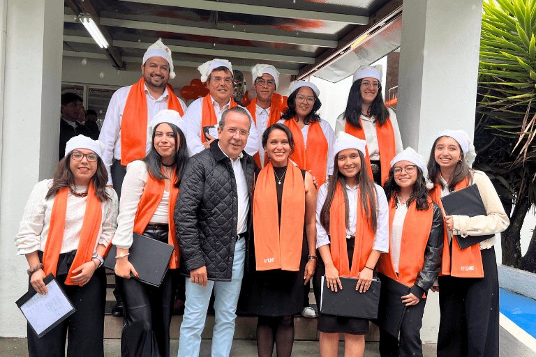 La UHE celebra la unión y el espíritu Navideño