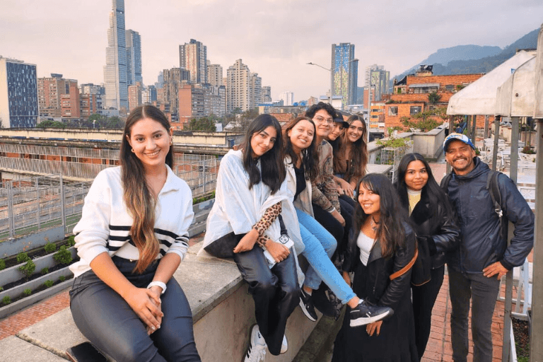 Estudiantes de la UHE brillan en el Rally Creativo Internacional