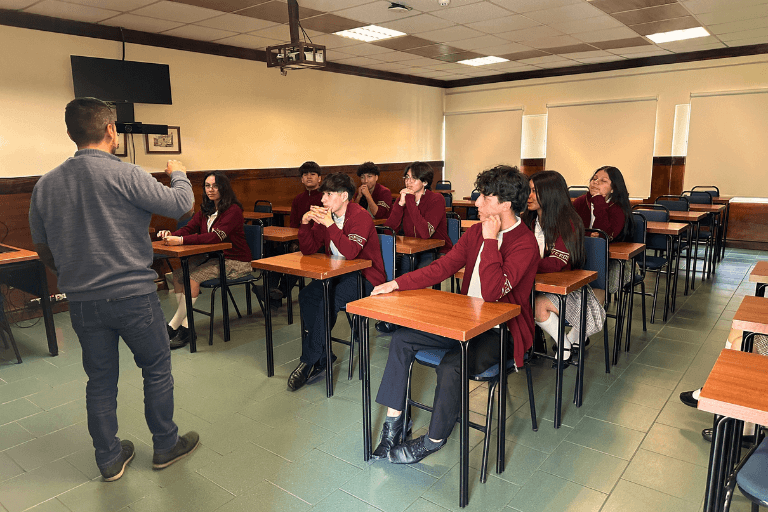 La UHE abre sus puertas al Colegio Verbo y los inspira a construir su futuro profesional