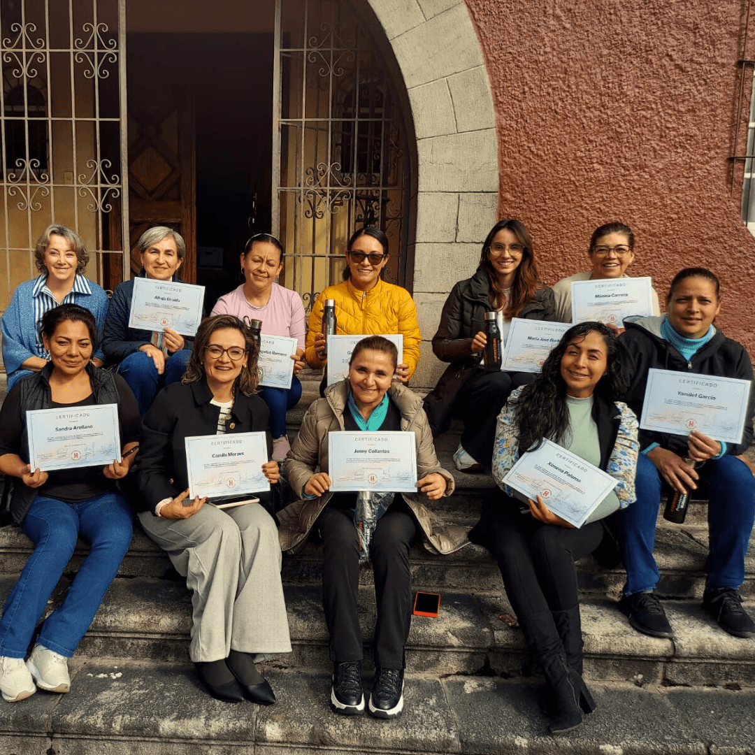 Docentes de la UHE participan en jornada de formación profesional y humanística