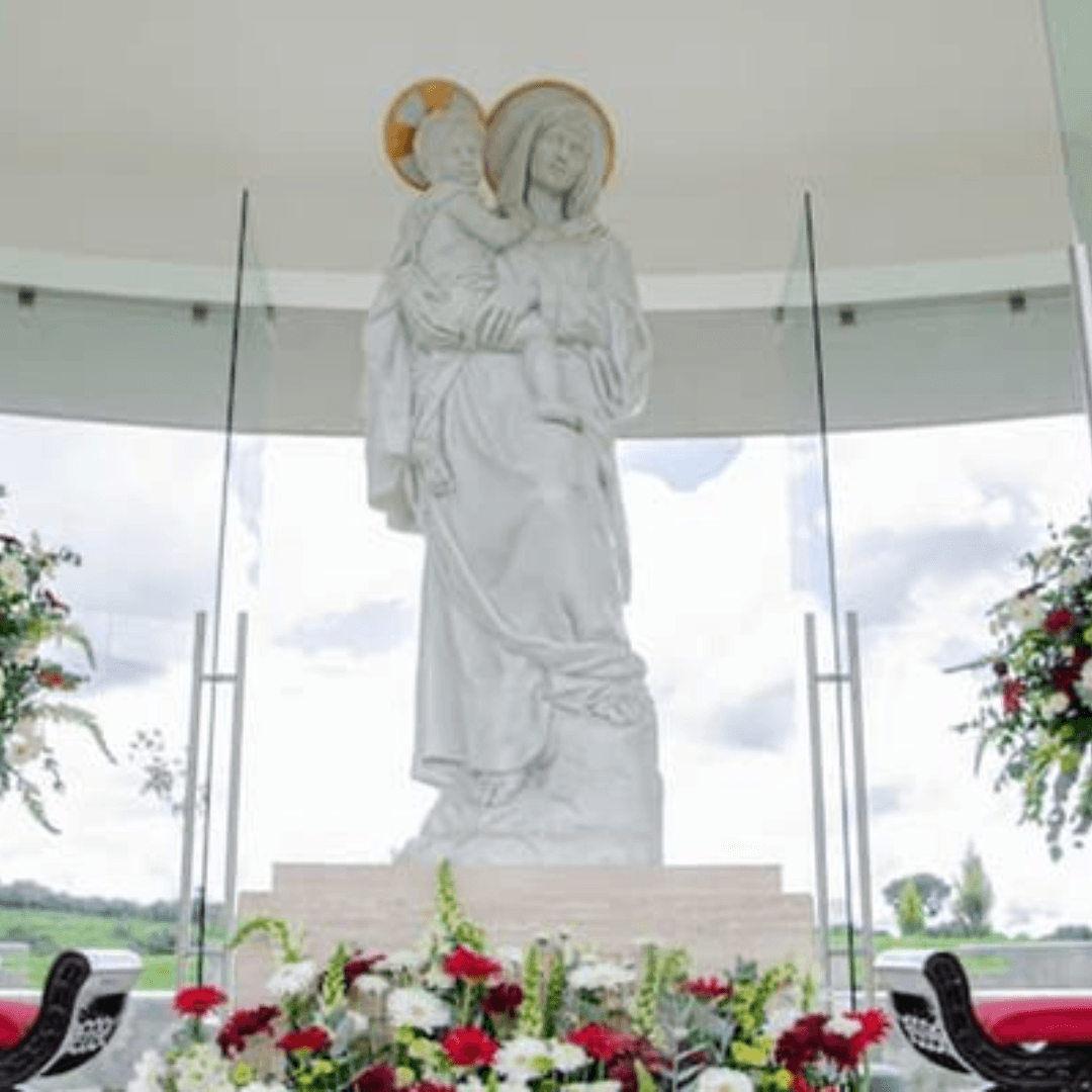 UHE celebra a María, Madre del Amor Hermoso