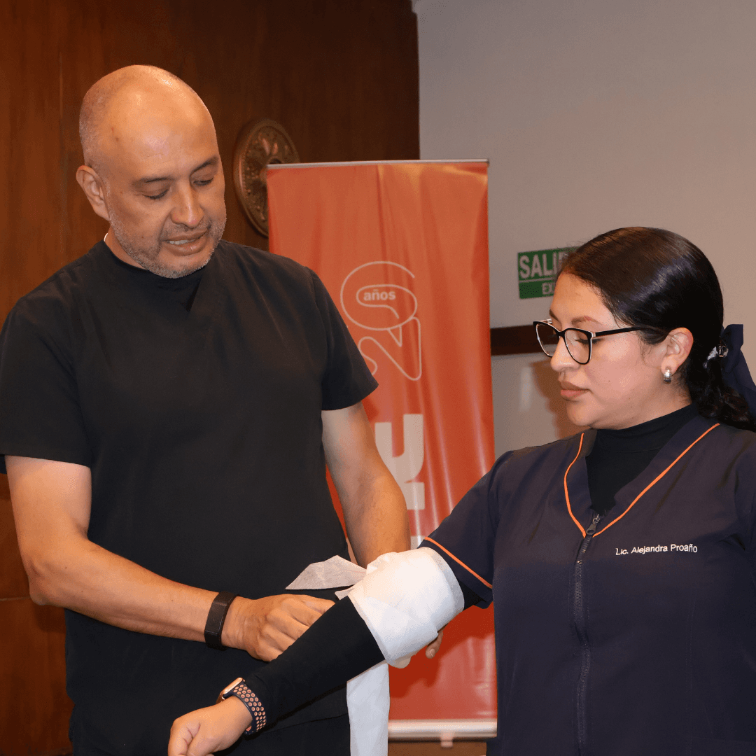 UHE capacita en primeros auxilios