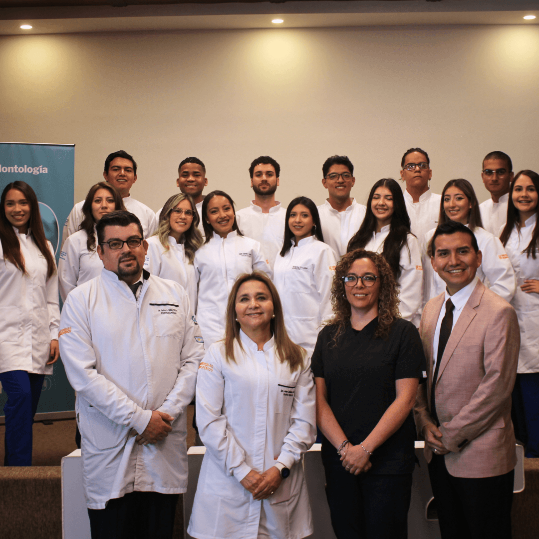 UHE realiza la XIII Ceremonia de Imposición de Mandil Blanco para estudiantes de Odontología