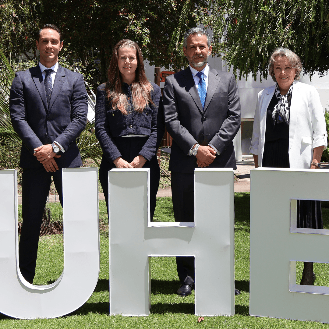 Universidad Hemisferios posesiona a sus nuevas autoridades y da la bienvenida al PhD. Daniel López como rector