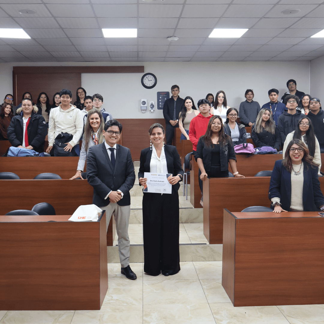 UHE acoge conversatorio sobre los retos de la Corte Constitucional del Ecuador