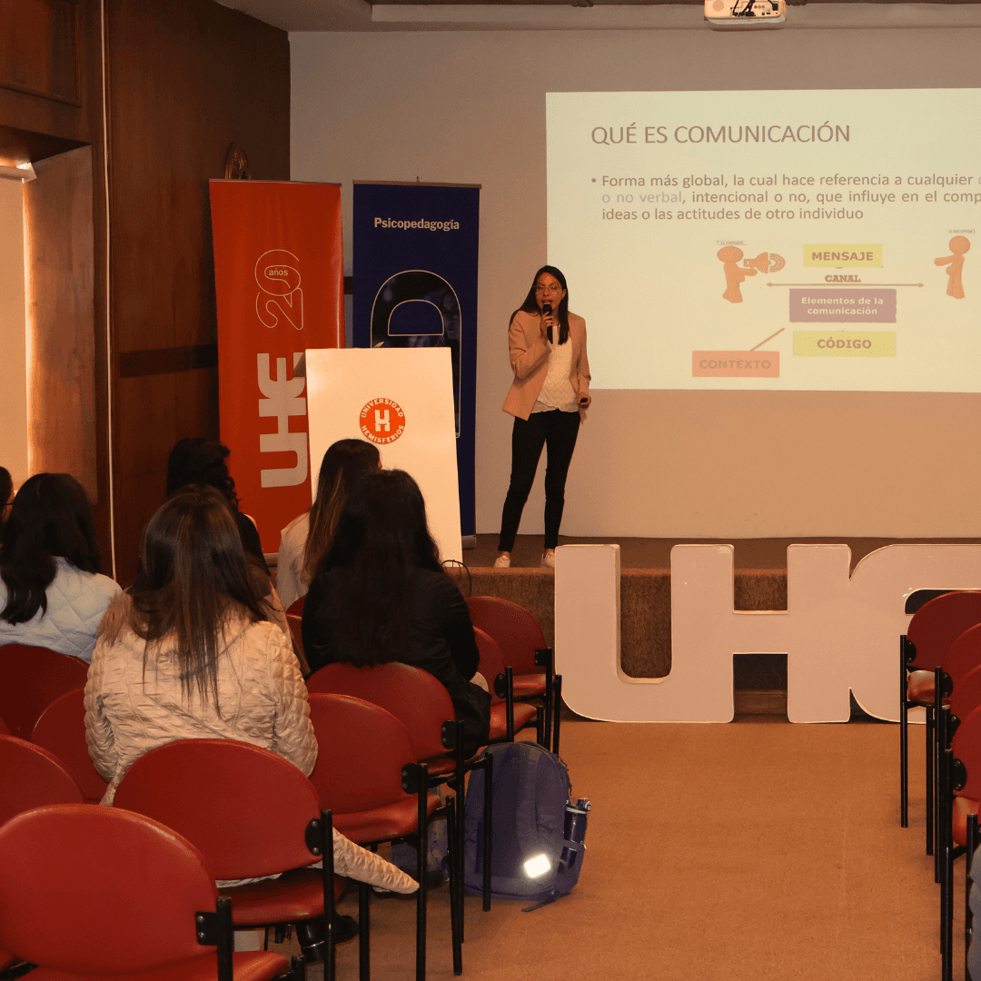Estudiantes de Psicopedagogía exploran la diversidad en la comunicación con taller "Coloquio Gestáltico"
