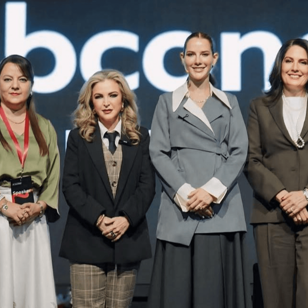 Liderazgo femenino con propósito: Universidad Hemisferios presente en el panel “Women Leaders” del WebCongress Ecuador 2025