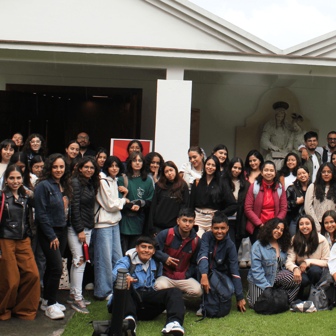 "Kids Com" Enciende la XVII Semana de la Comunicación en la UHE: Aprendizaje y Creatividad para las Nuevas Generaciones