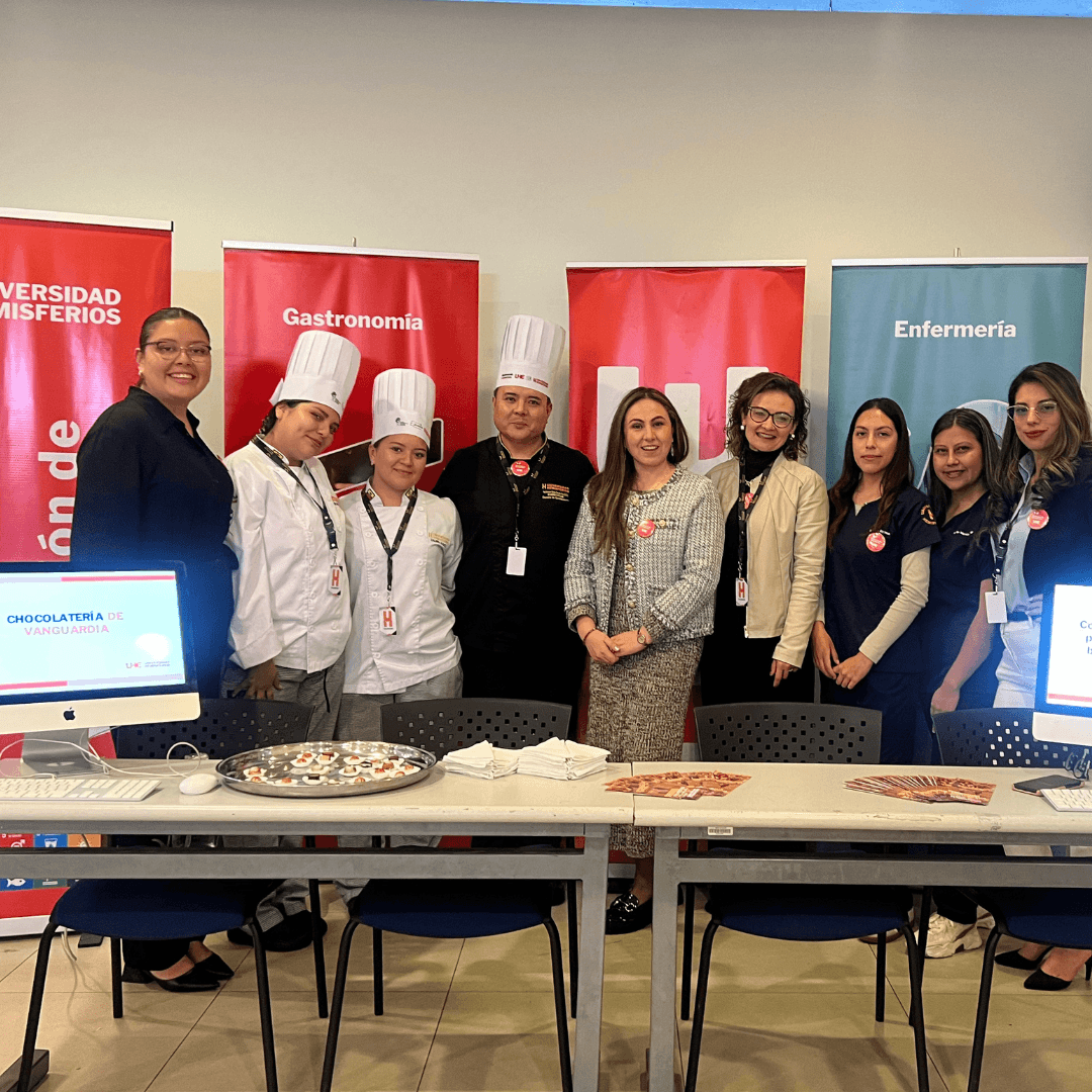 Dirección de Vinculación UHE presenta proyectos de Gastronomía y Enfermería en III encuentro de la REAPS
