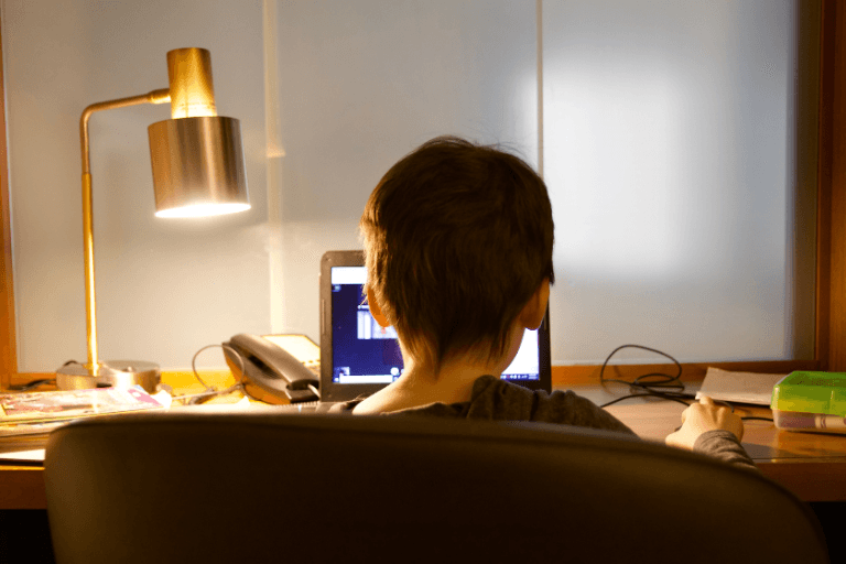 Consumo de Internet entre los jóvenes del Ecuador: Indicadores de la Generación Digital Nacional