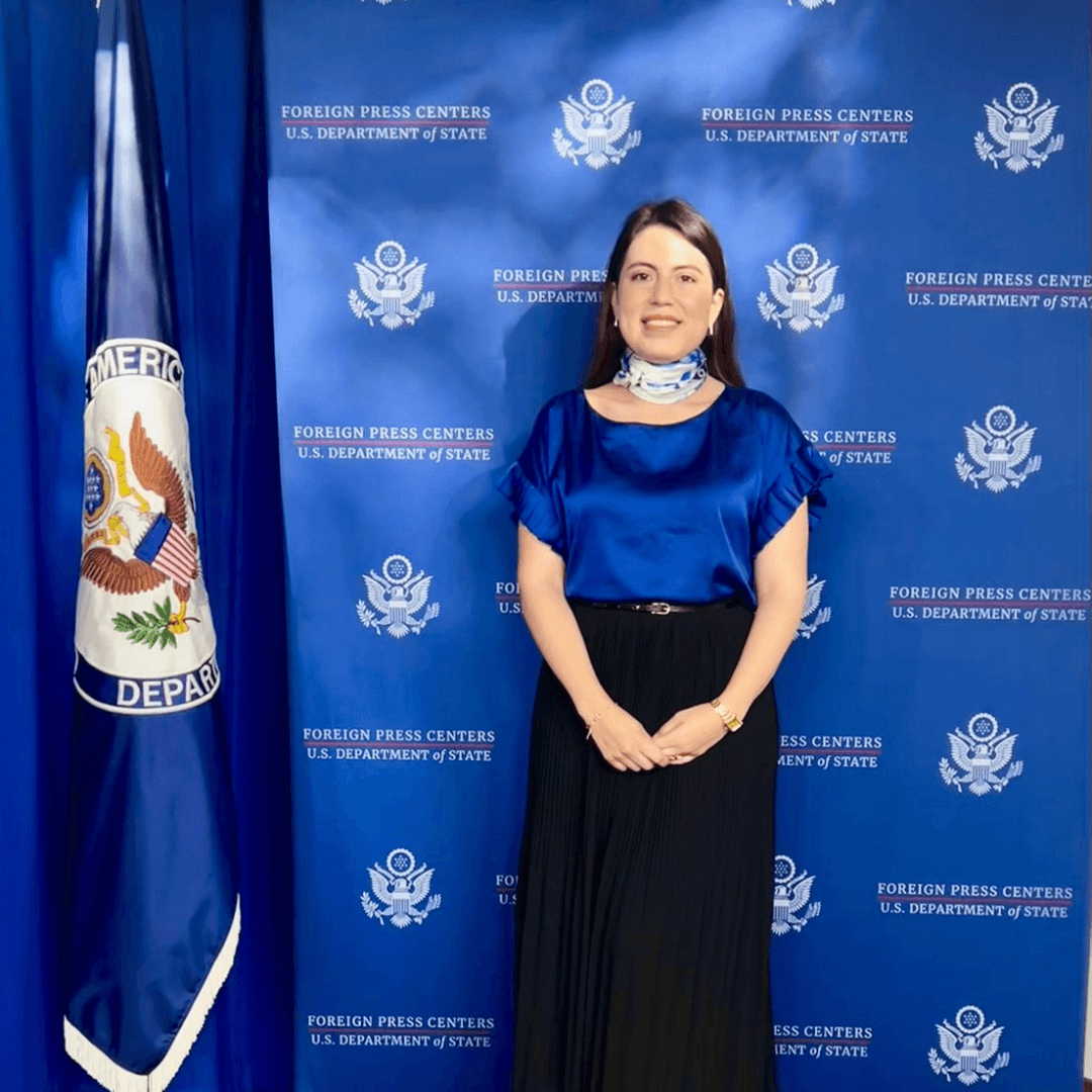 Yalilé Loaiza, profesora de la UHE, representa al Ecuador en "Cumbres de Periodismo y Rendición de Cuentas"