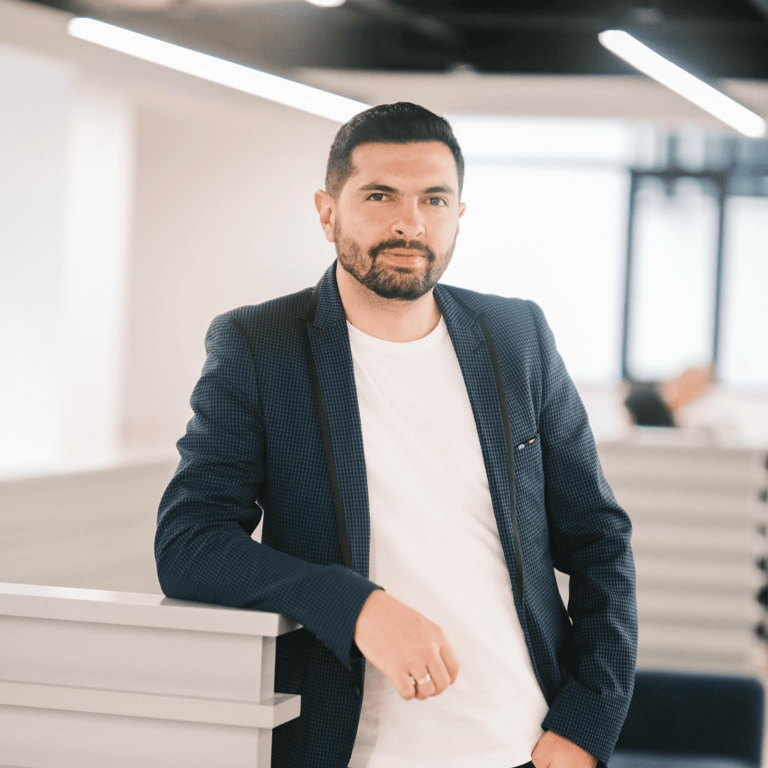 Alejandro Arosemena, alumni UHE que lidera una agencia digital referente en Ecuador
