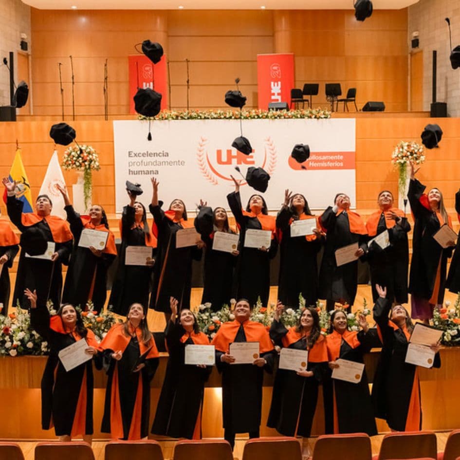 Graduaciones UHE celebraron logros de la XX Promoción