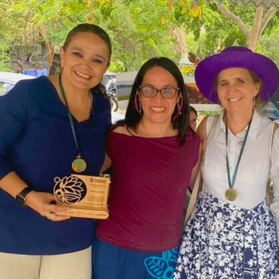 Universidad Hemisferios recibe reconocimiento en Manabí por su acompañamiento académico en el programa internacional EbA LAC