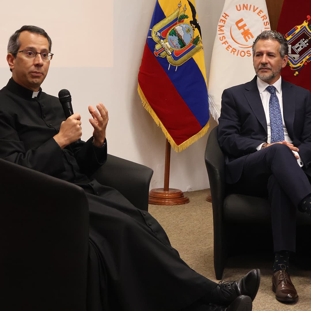 UHE vive una jornada de reflexión, encuentro y misión durante la visita del Vicario Regional del Opus Dei